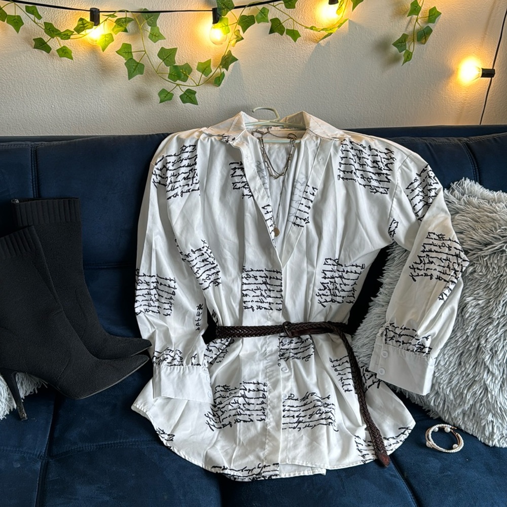 Artsy Vibe! Selling this nice top/ dress. Great condition, wore it once.